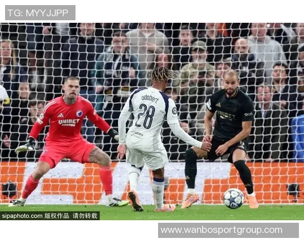 维卡里奥承认失误导致第二个丢球本想大脚解围却踢疵了