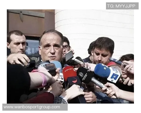 主持人表达对亚马尔生活方式的理解与共鸣分享年轻时的相似经历